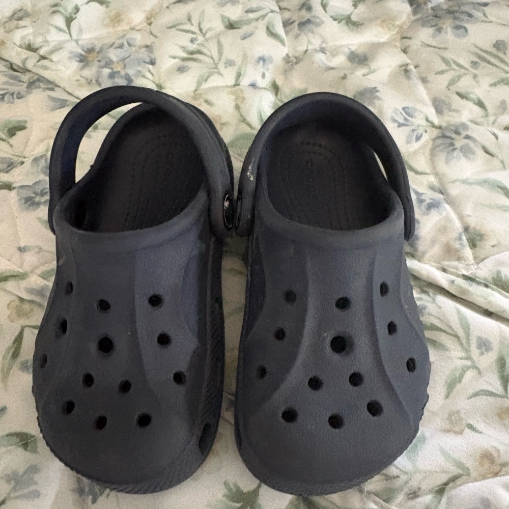 CROCS Kids Classic Clog in Dark Blue